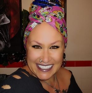 Meet your Posher, Dana